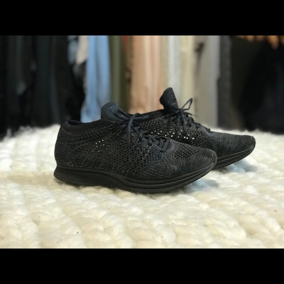 Nike Flyknit runners - Picture 1 of 6